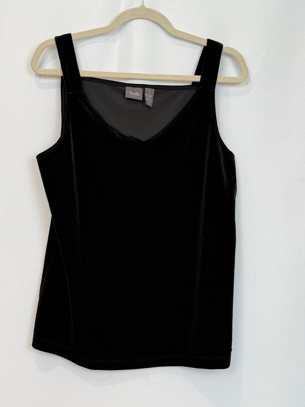 Chico's Travelers Collection Black Velvet Tank Top Size 1 Medium V-Neck Stretch